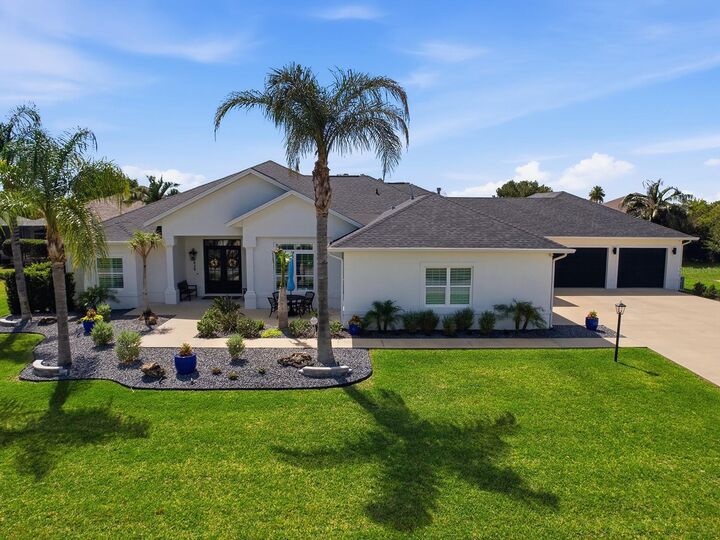 Property Photo:  858 Pinckney Lane  FL 32162 
