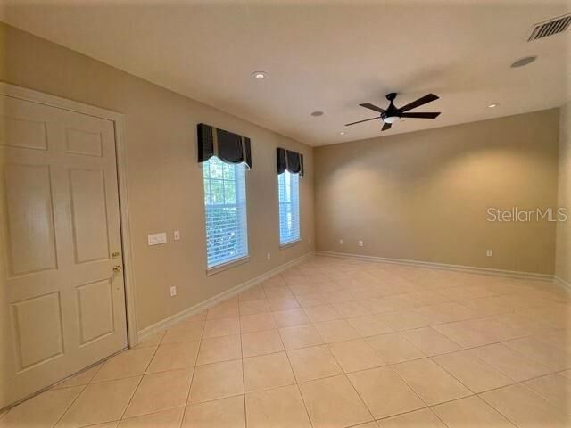 Property Photo:  930 Greenlawn Street  FL 34747 