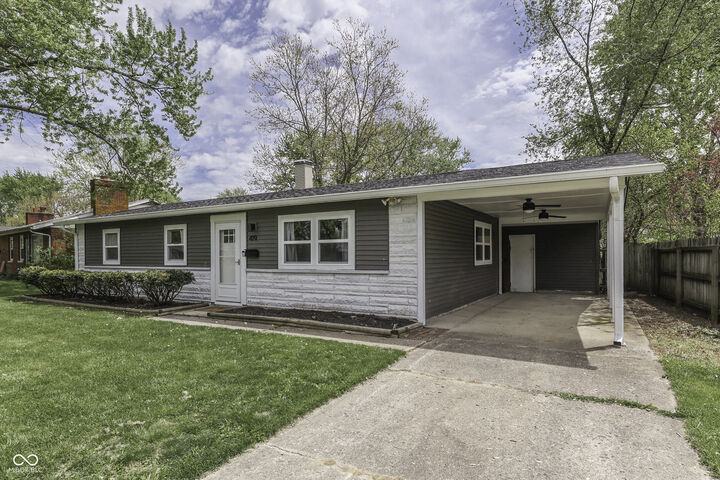Property Photo:  419 Hollybrook Drive  IN 46184 