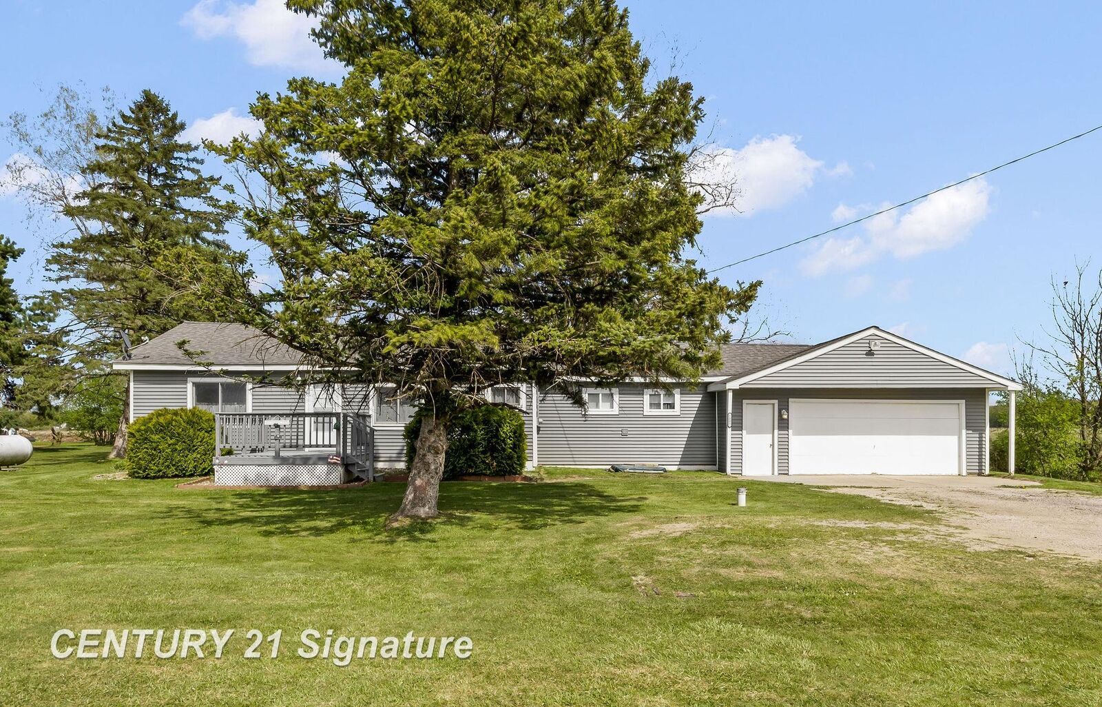 Property Photo: 1005 S Meridian Road MI 48637