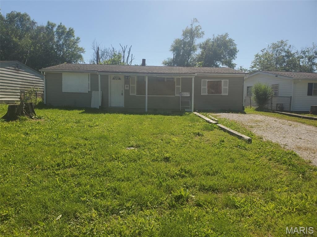Property Photo: 240 St. John Drive IL 62206