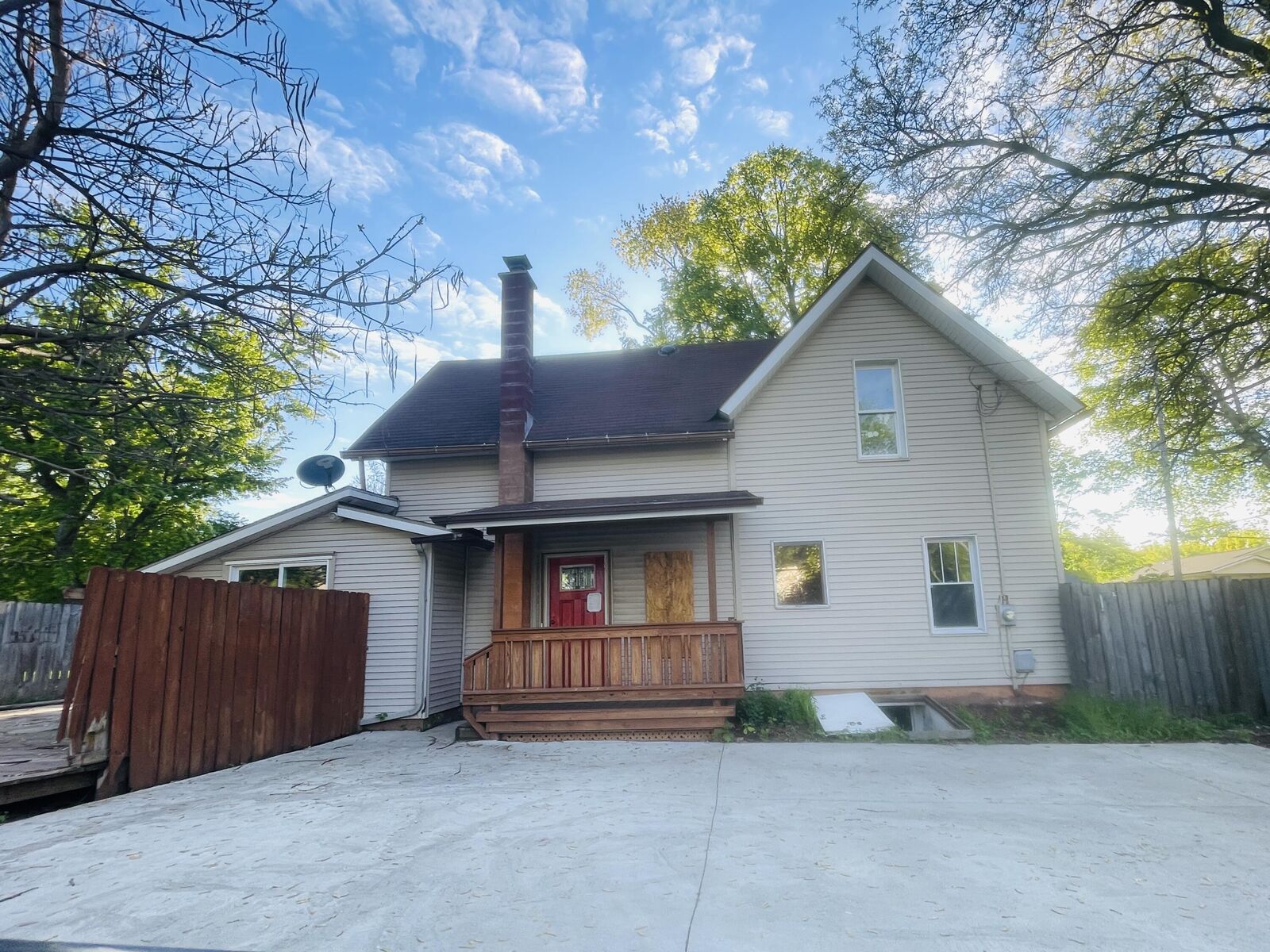 Property Photo: 412 Quarry Street MI 49201