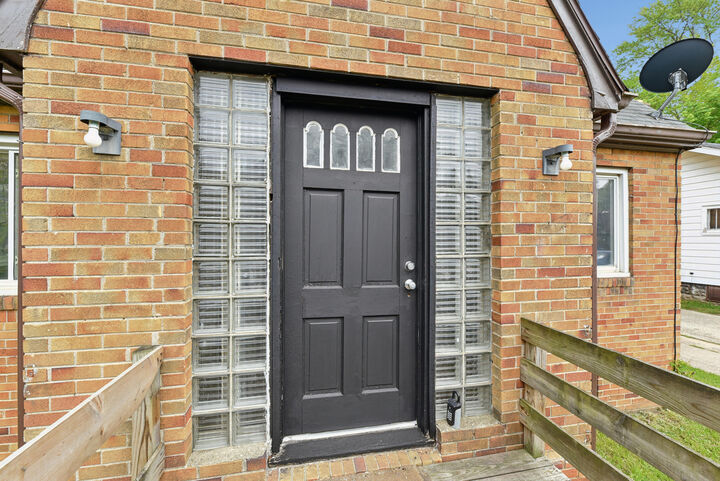 Property Photo:  1017 McAllister Avenue  MI 49022 