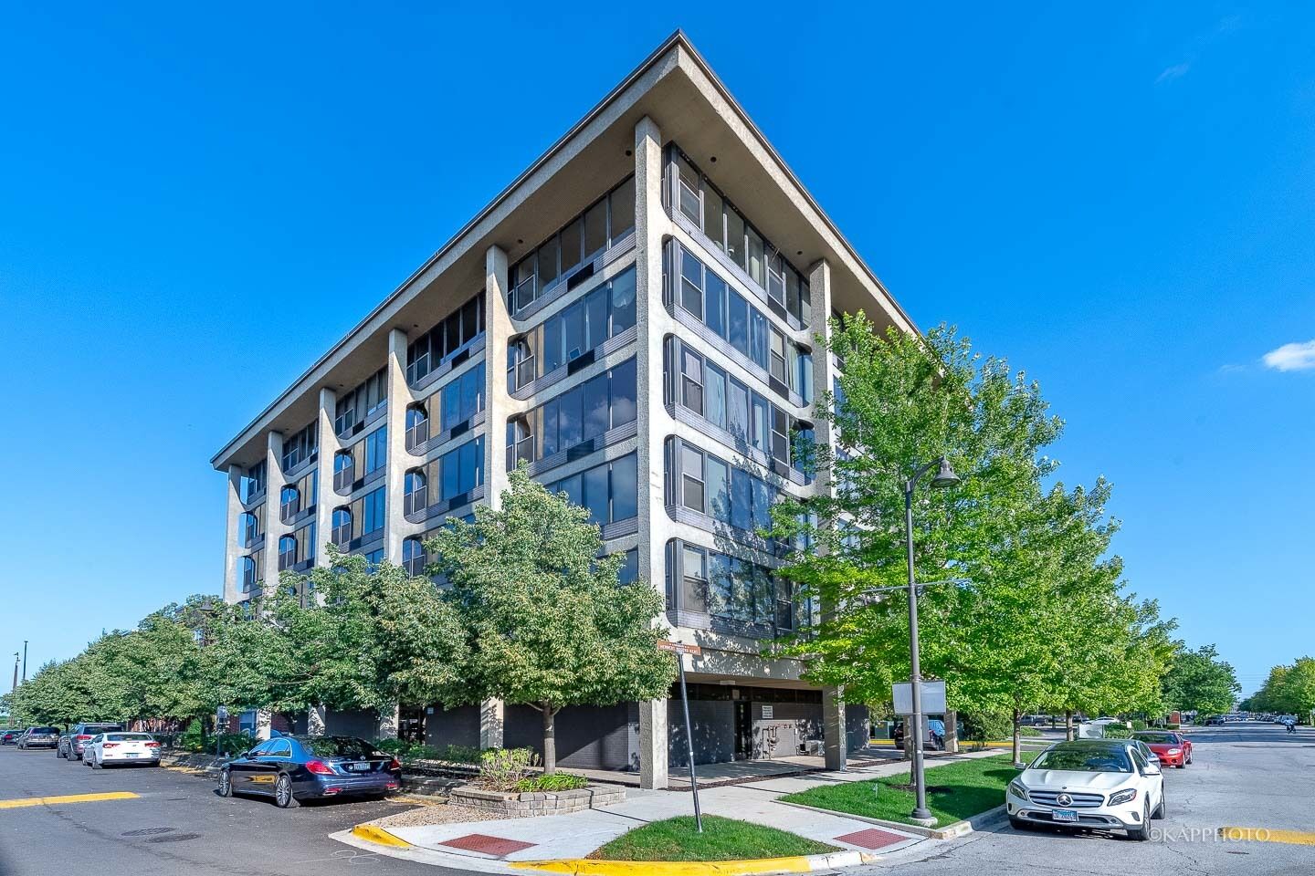 Property Photo:  345 E Eastgate Place 306  IL 60616 