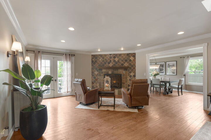 Property Photo:  706 S Noah Terrace  IL 60056 