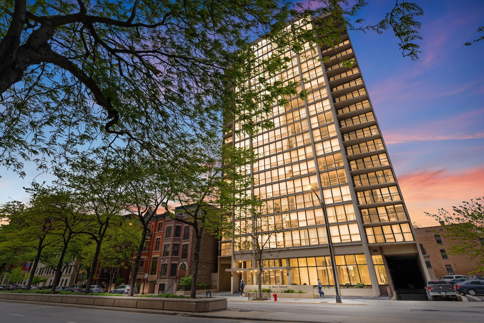 Property Photo: 1540 N Lasalle Drive 201 IL 60610