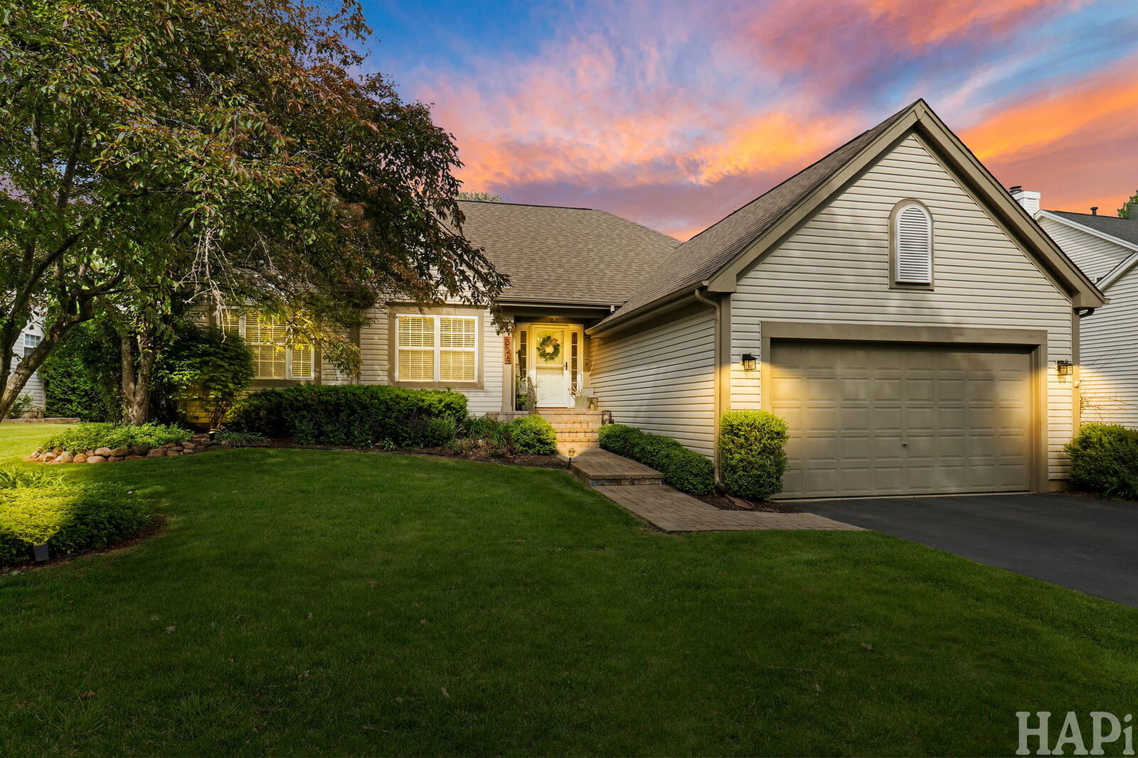 Property Photo:  326 Garrison Circle  IL 60010 