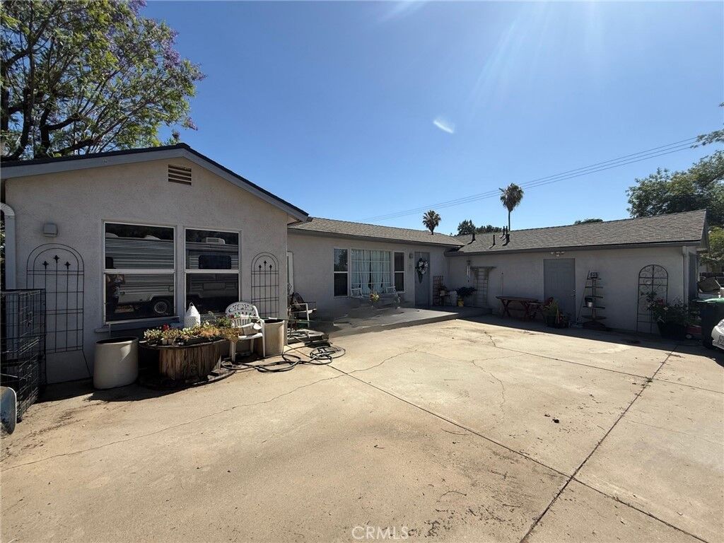 Property Photo: 325 W Ave L CA 92320