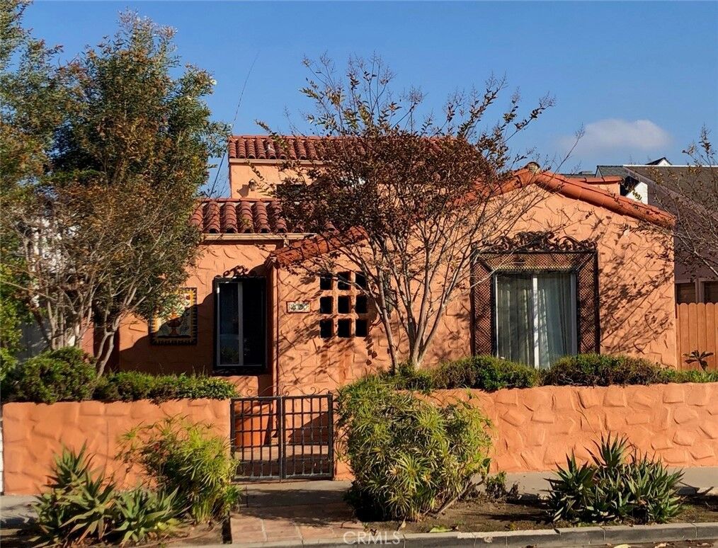 Property Photo:  2050 E Ocean  CA 92661 