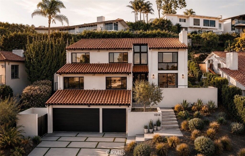 Property Photo:  1016 Via Romero  CA 90274 