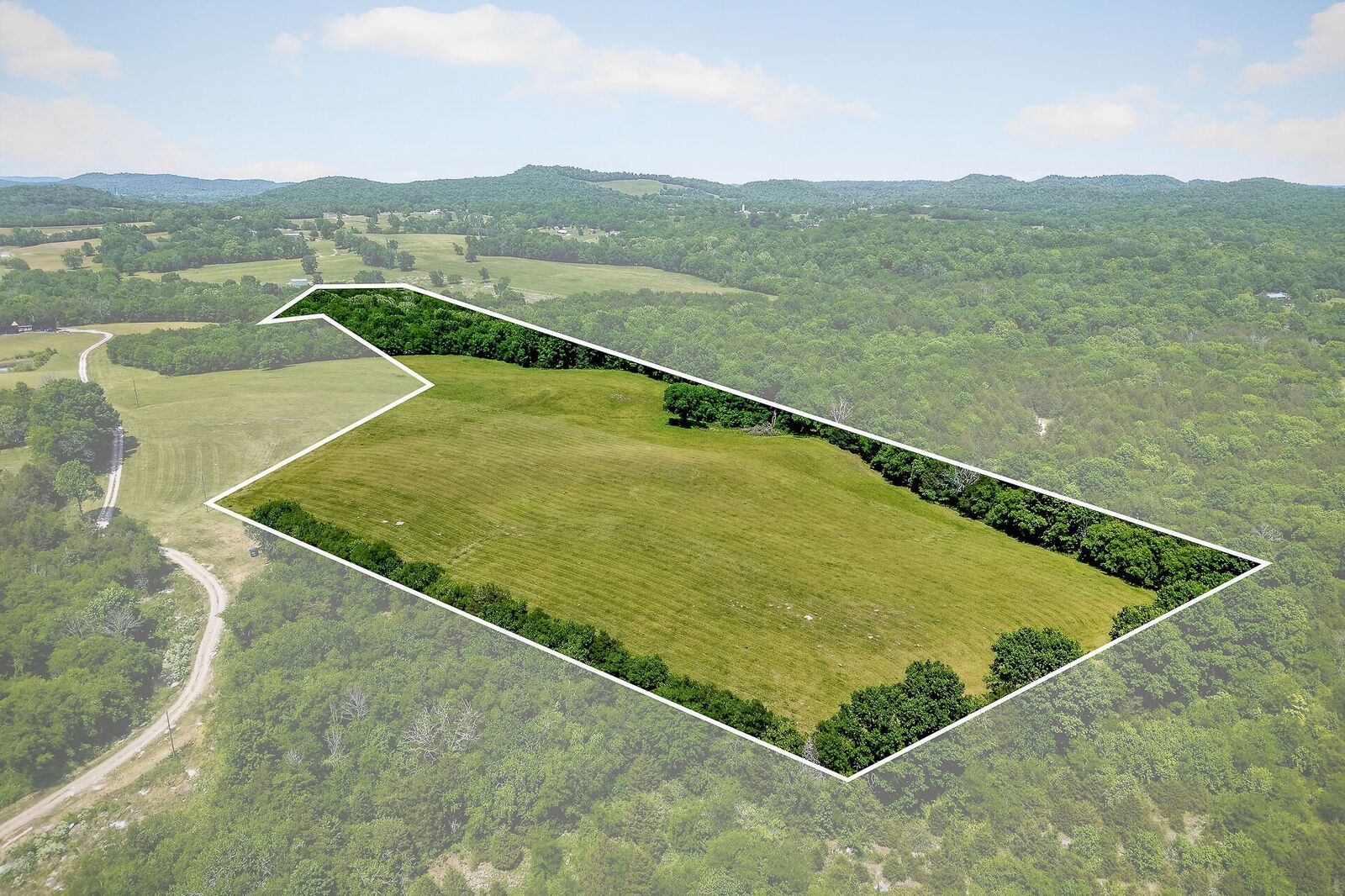 Property Photo:  1505 Lower Helton Rd  TN 37012 