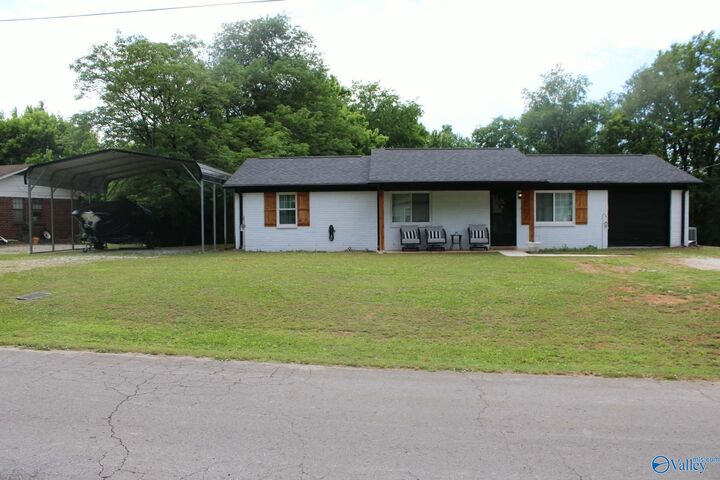 Property Photo:  241 Woodland Street  AL 35761 