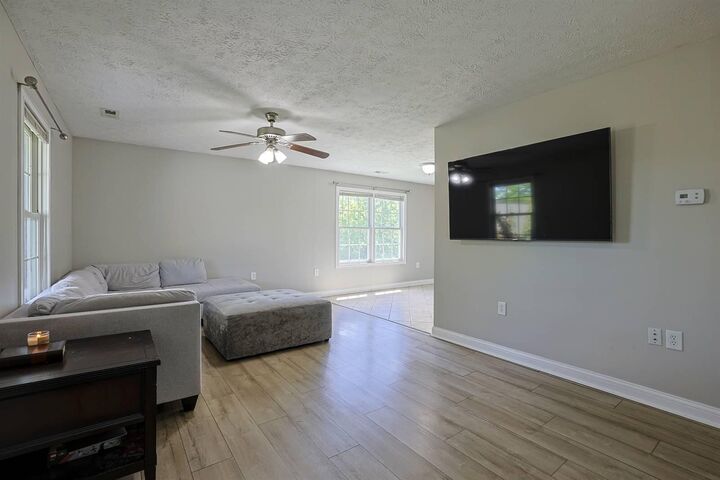 Property Photo:  165 Holbrook Lane  KY 40359 