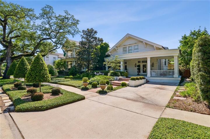 Property Photo: 220 Audubon Boulevard LA 70118