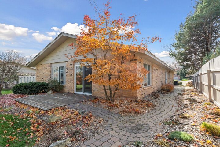Property Photo:  50 Kimberly Lane N  MN 55447 