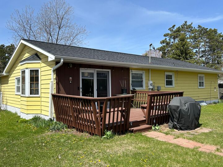 Property Photo:  612 Front Avenue  MN 56470 