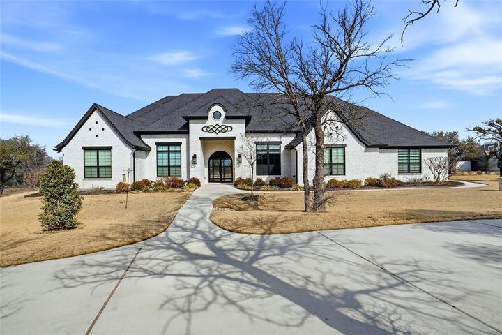 Property Photo:  104 Woodview Creek Trail  TX 76108 