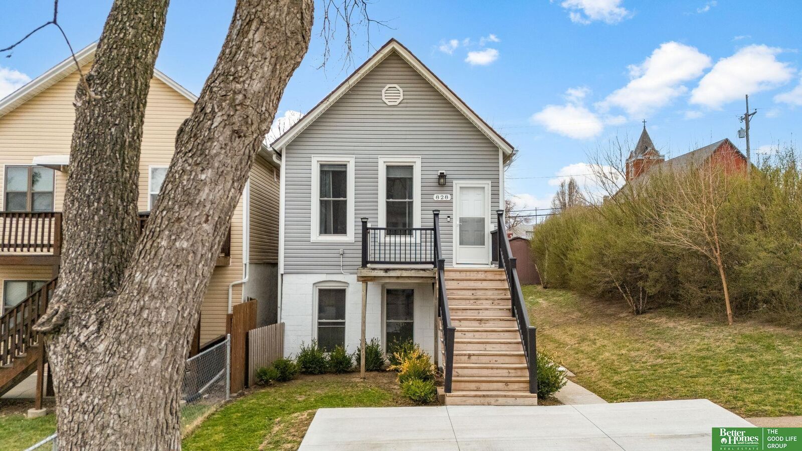 Property Photo: 828 S 21st Street NE 68108
