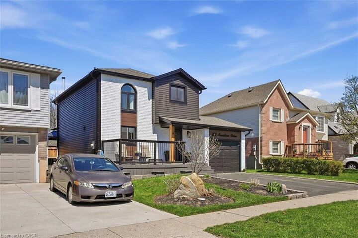 Property Photo:  102 Ironstone Drive  ON N1P 1A4 