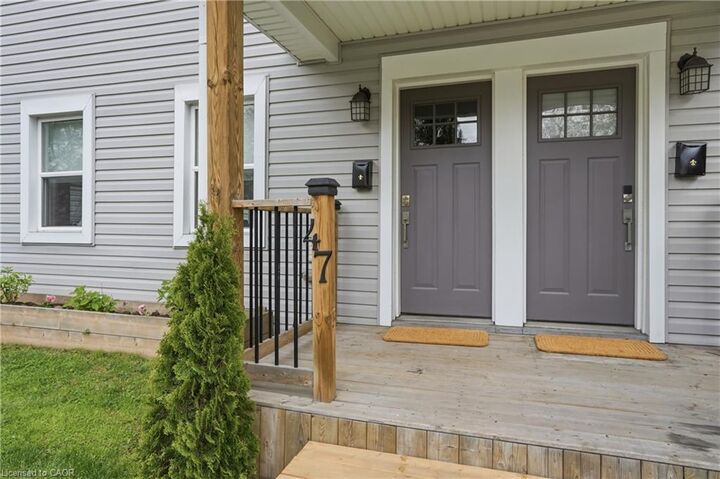 Property Photo:  47 New Street  ON L8P 4J6 
