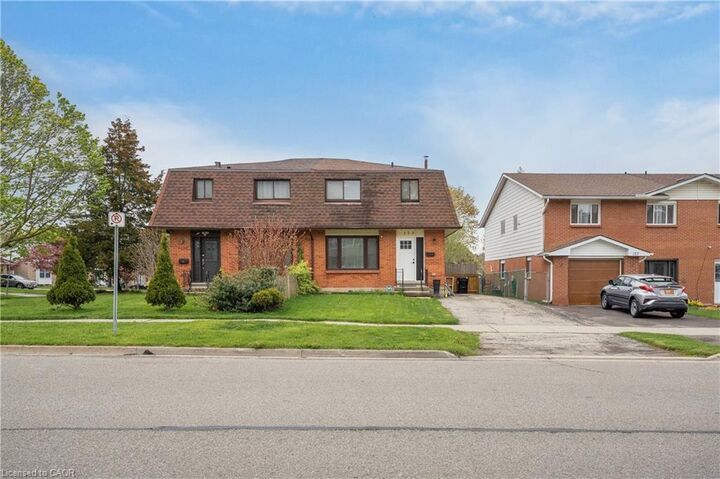 Property Photo: 133 Elm Ridge Ridge ON N2N 1J3