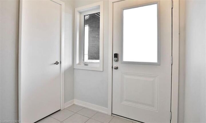 Property Photo:  590 North Service Road 70  ON L8E 0K5 