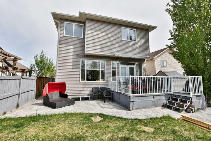 Property Photo:  14 Thyrza Burkitt Place N  AB T1H 5M5 