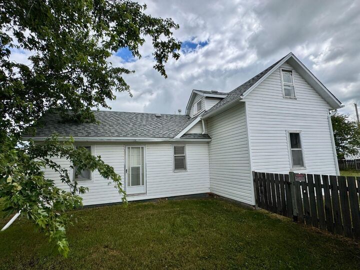 Property Photo: 11205 103 Avenue AB T0H 1L0