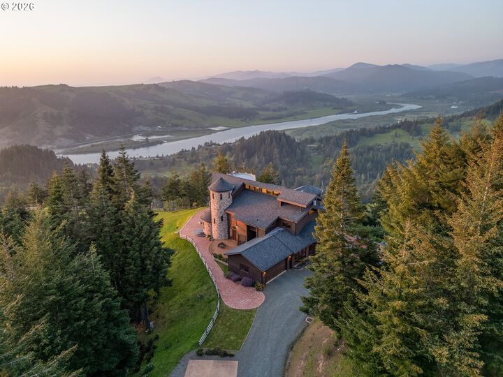 Property Photo:  94880 Grizzly Mountain Rd  OR 97444 