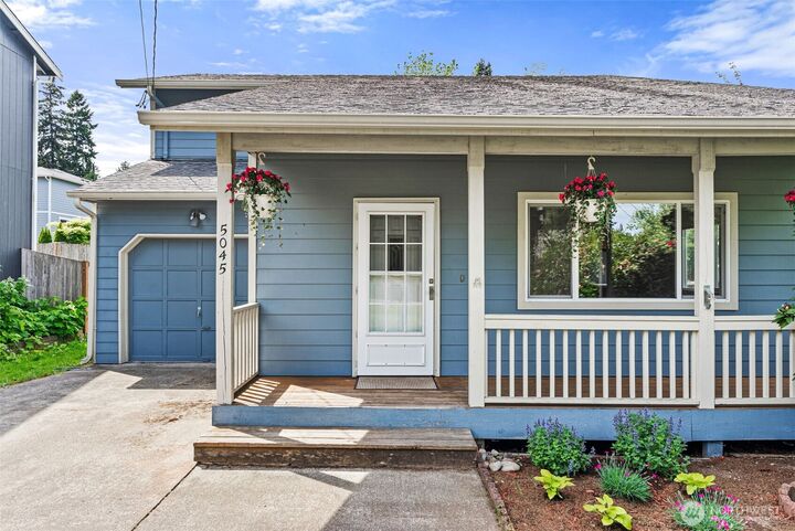 Property Photo:  5045  Carole Drive NE  WA 98516 