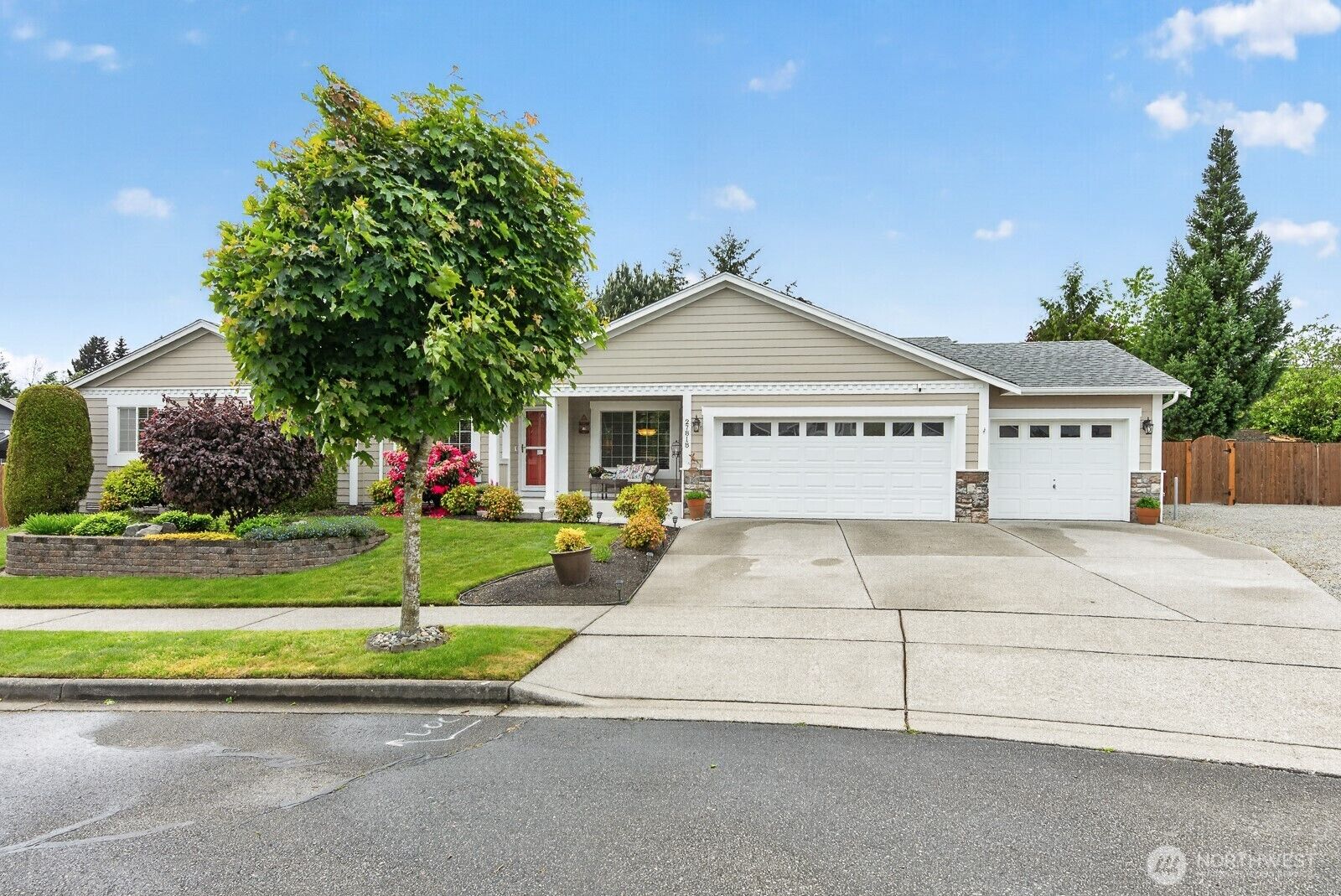 Property Photo: 27818 73rd Drive NW WA 98929