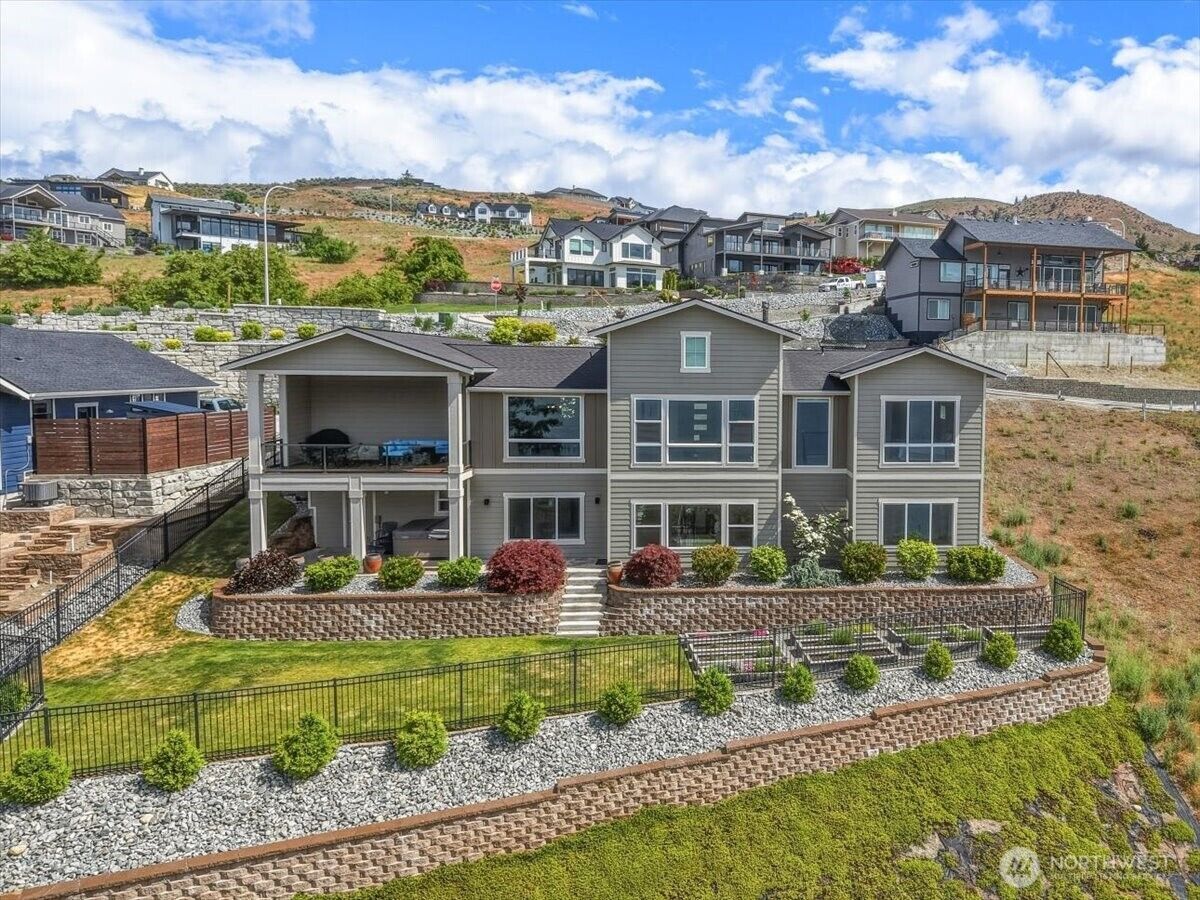 Property Photo:  112  Mayer Drive  WA 98816 
