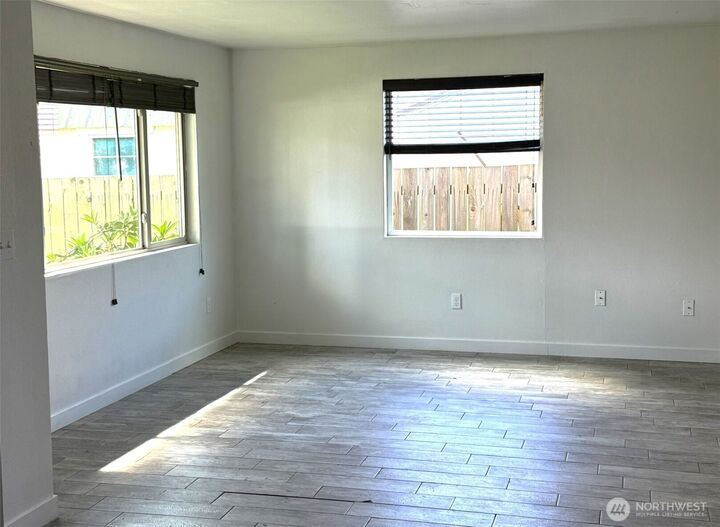 Property Photo:  913  G Street  WA 98595 