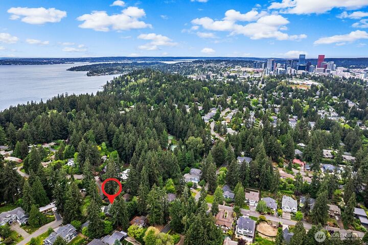 Property Photo:  2112  104th Place SE  WA 98004 