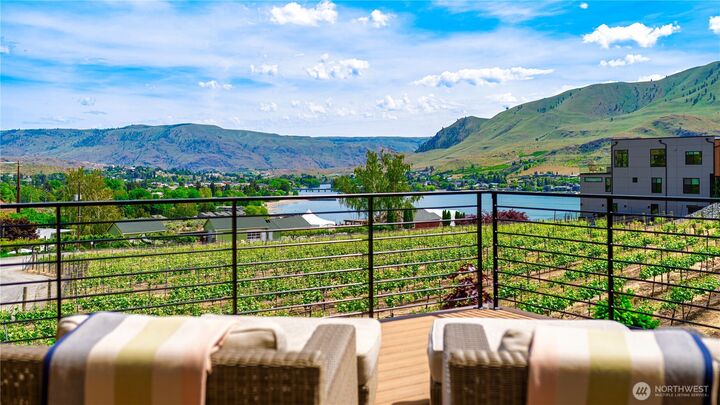 Property Photo:  203  Bluebell Court  WA 98816 