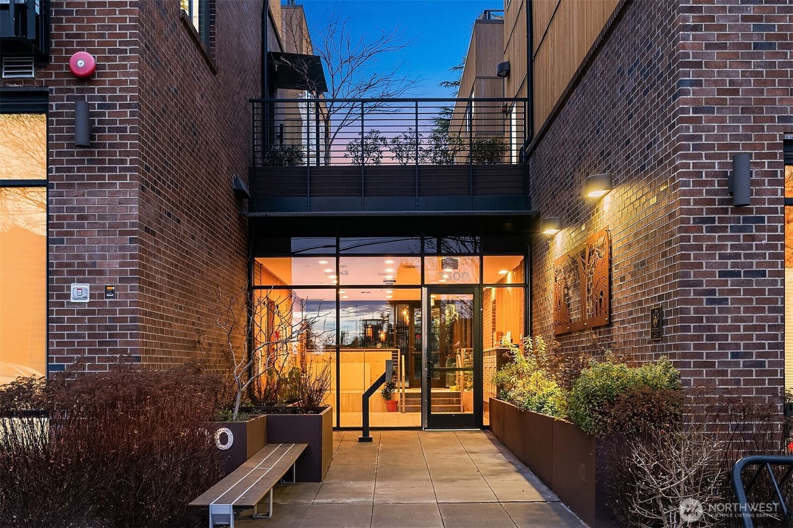 Property Photo:  3300 NE 65th Street 204  WA 98115 