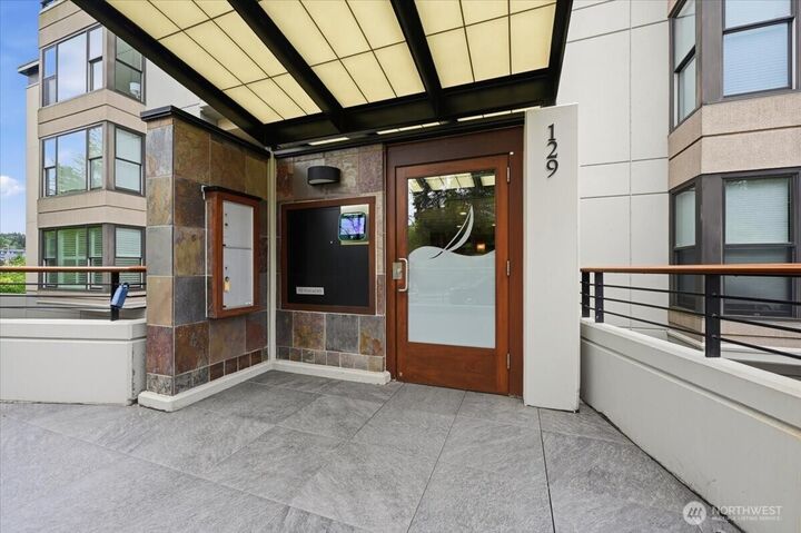 Property Photo: 129 3rd Avenue 404 WA 98033