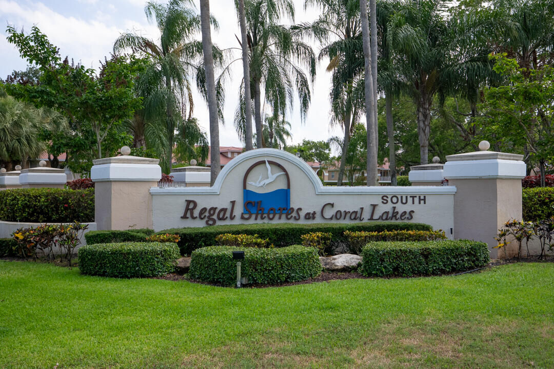 Property Photo:  5952 Regal Glen Drive 103  FL 33437 