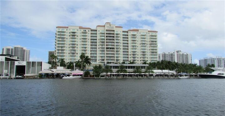 Property Photo:  3020 NE 32nd Avenue 620  FL 33308 