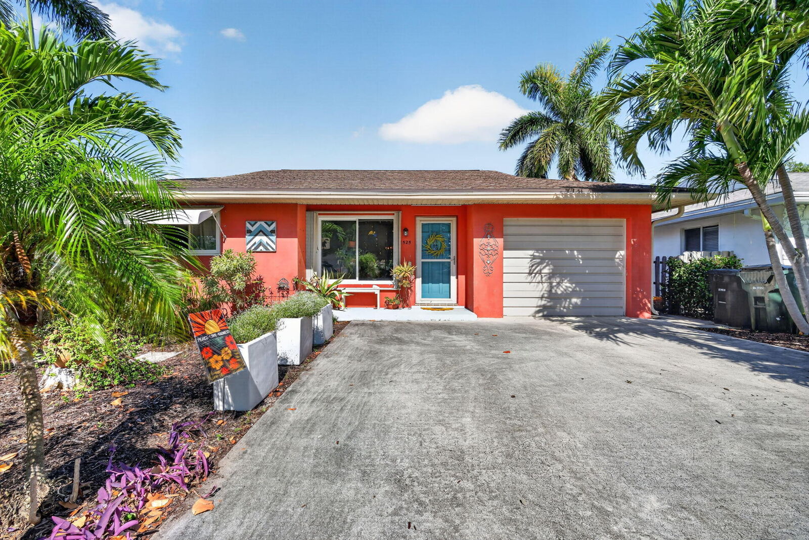 Property Photo:  1525 N M Street  FL 33460 