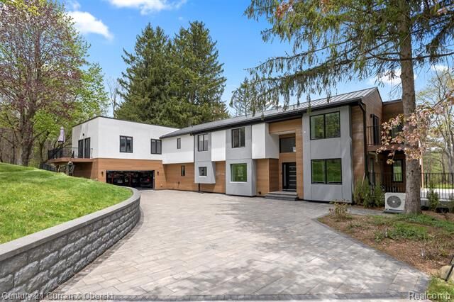 Property Photo:  10459 Hyne Road  MI 48114 