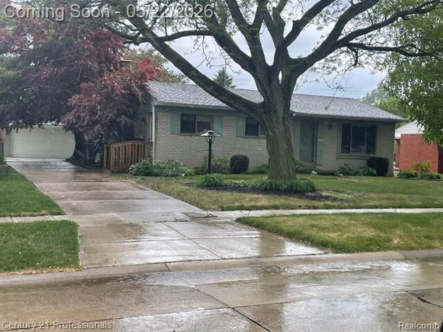 Property Photo:  14425 Stonehouse Avenue  MI 48154 