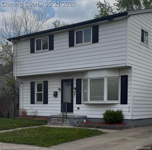 Property Photo:  142 E Dallas Avenue  MI 48071 