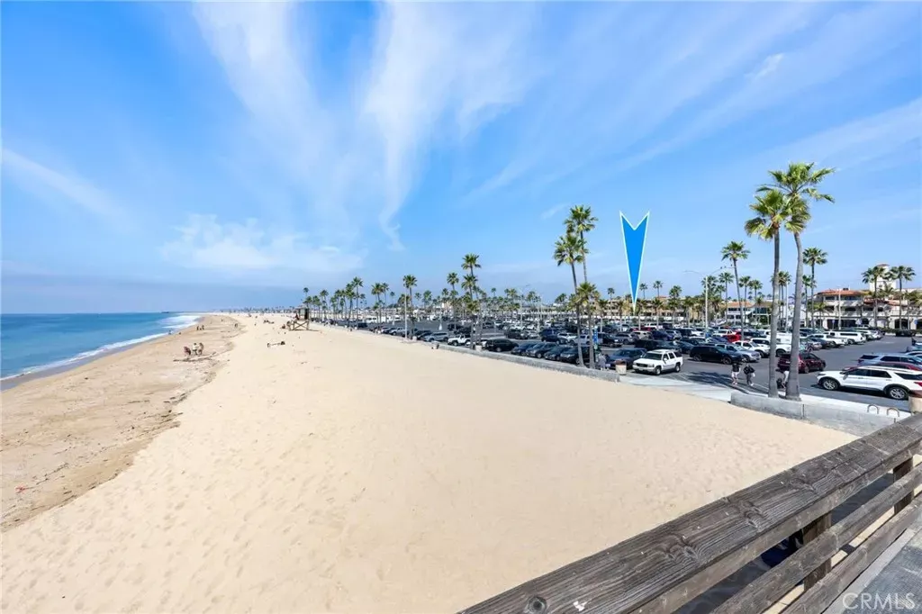 Property Photo:  600 E Oceanfront 1D  CA 92661 