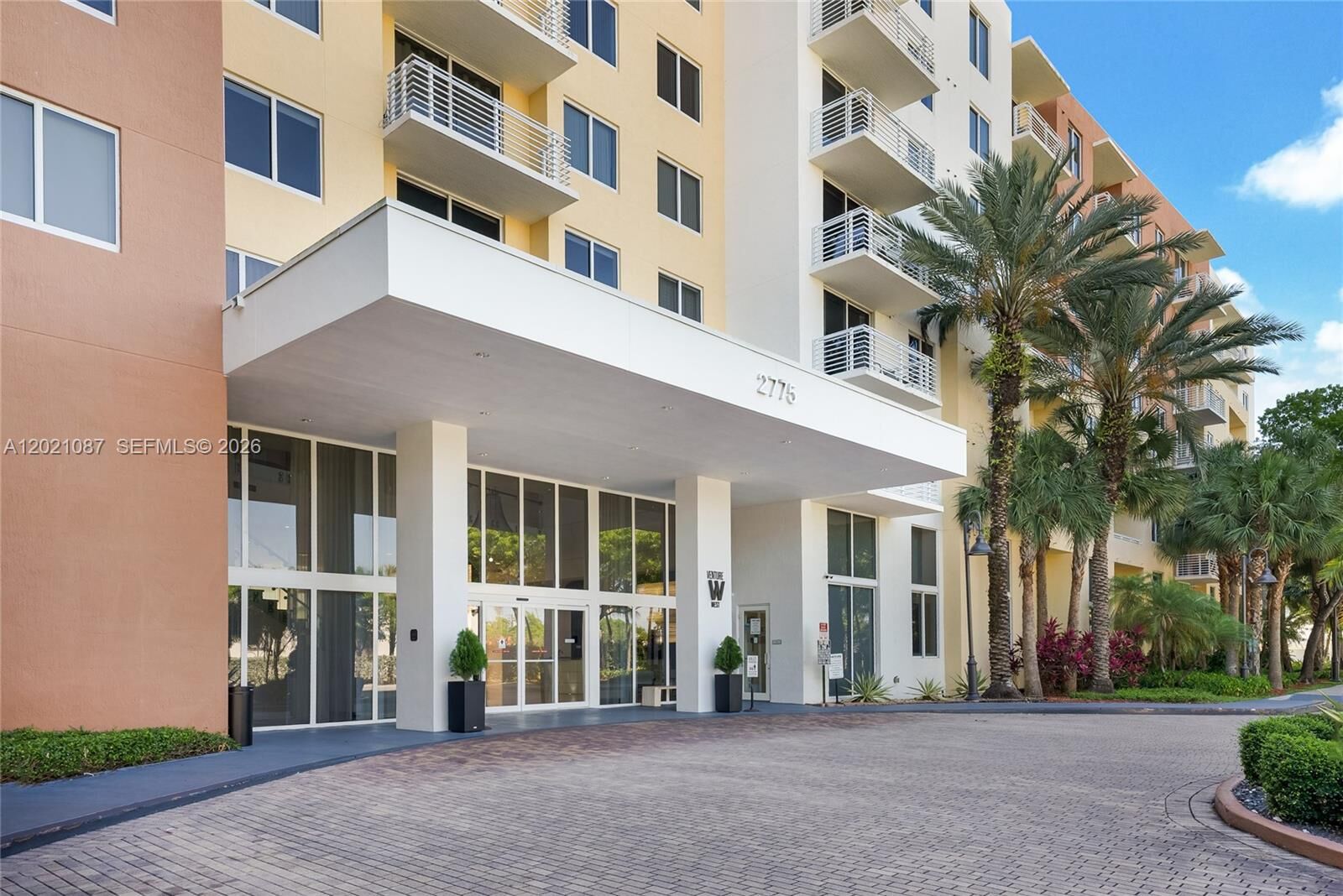 Property Photo: 2775 NE 187th St 528 FL 33180