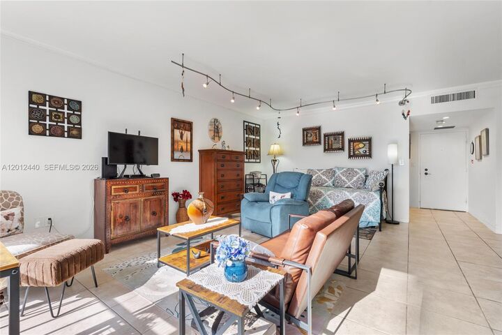 Property Photo:  800 West Ave 532  FL 33139 