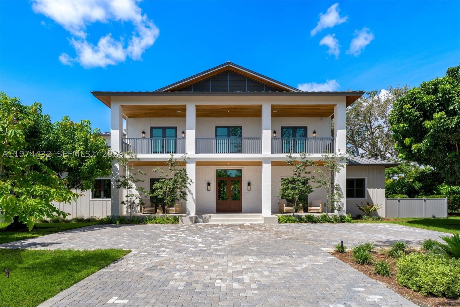 Property Photo:  8901 SW 120th St  FL 33176 