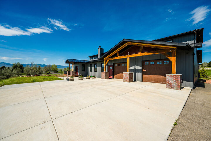 Property Photo:  121 Saddlecrest Drive  WY 82801 