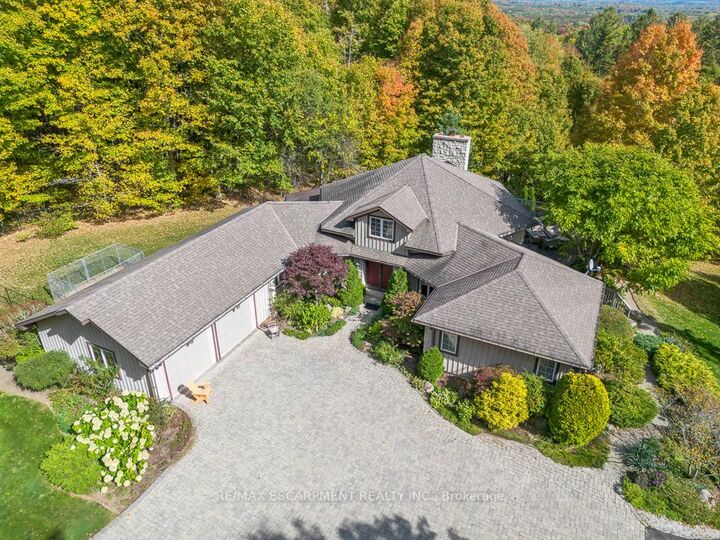 Property Photo: 22 Southridge Trail ON L7K 0B3