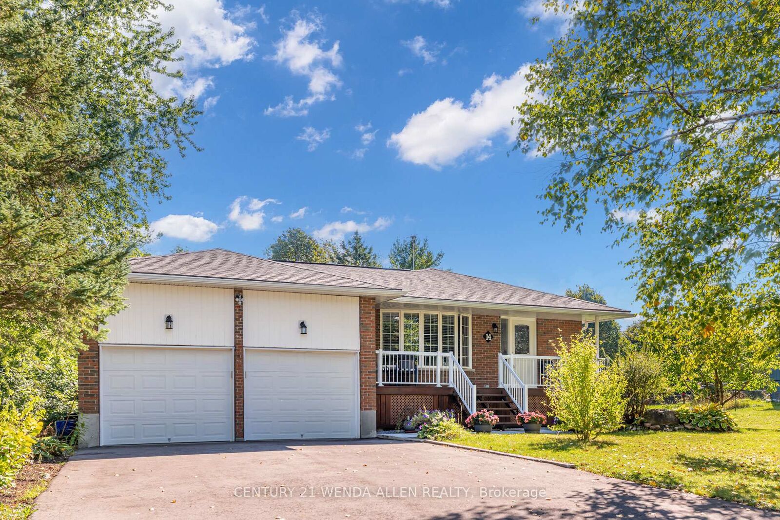 Property Photo: 14 Manvers Drive ON L0B 1K0